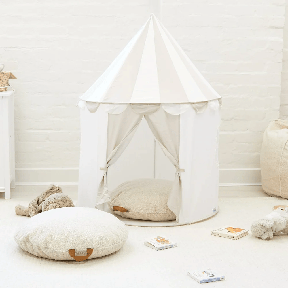 Circus Tent with 2pcs BAYLEY Teddy Boucle Cushion Bundle