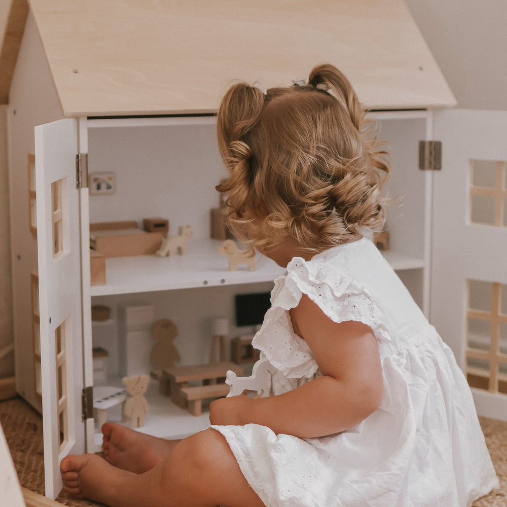 ELSA Doll House with Furniture & Doll Family Set