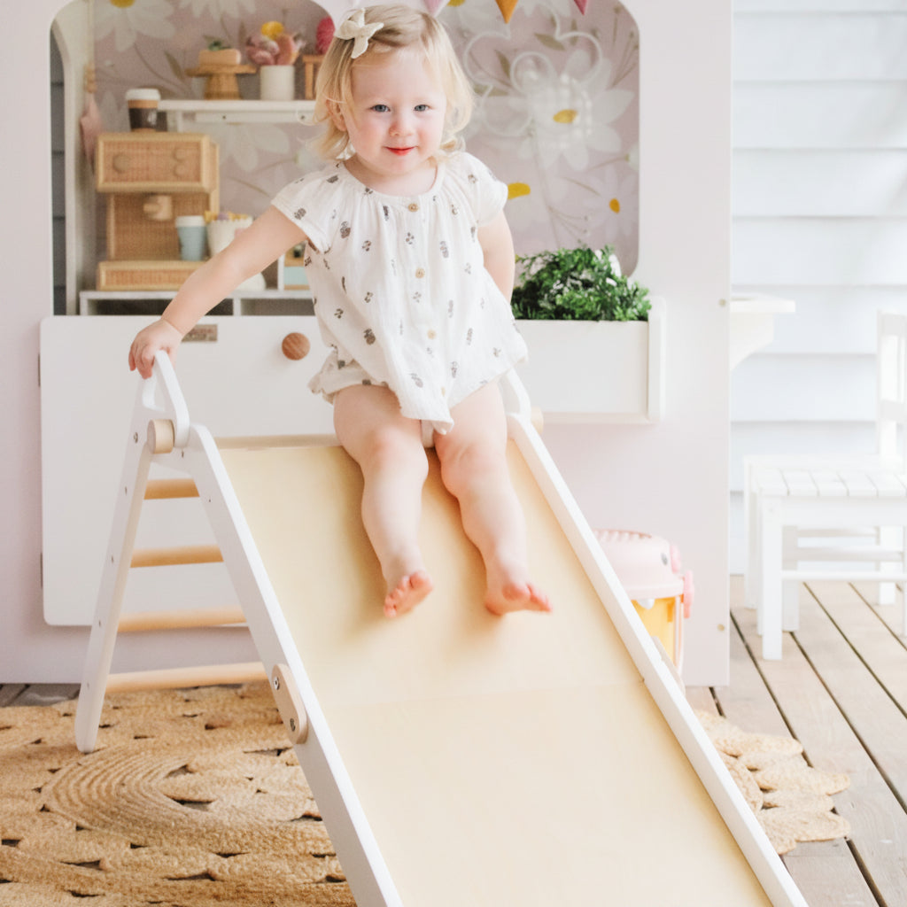Completely Foldable Freestanding Slide for Toddlers Indoor Activities
