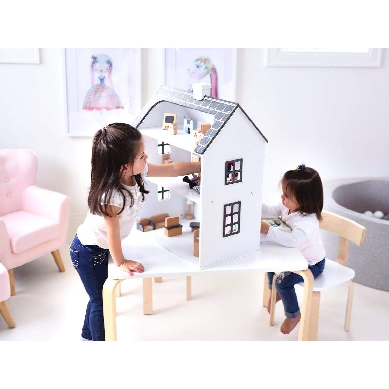 Wooden Doll Houses & Imaginative Play – Win/Win For Parents & Kids!