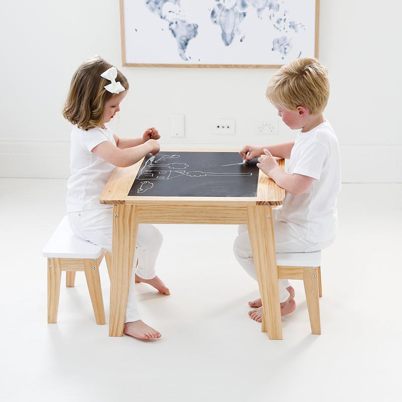 How to Set Up a Kid’s Activity Table