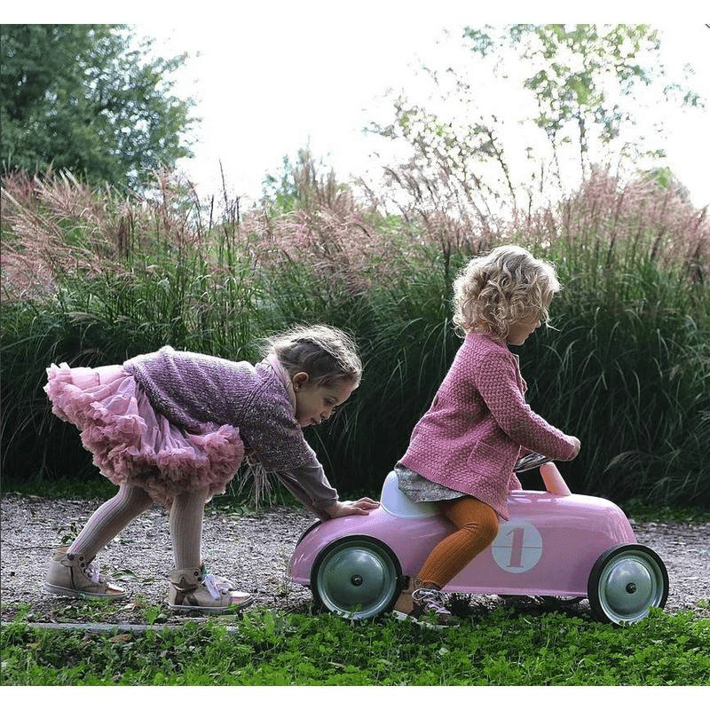 How to Encourage Outdoor Play for your Children