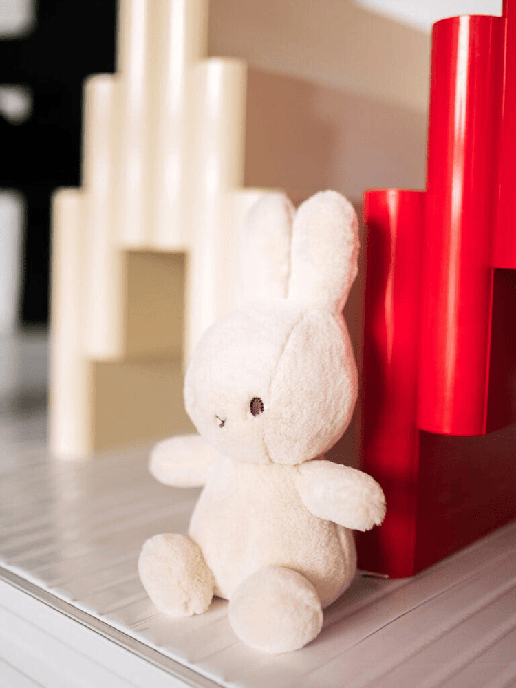 Cozy Miffy Sitting Cream in giftbox - 23 cm