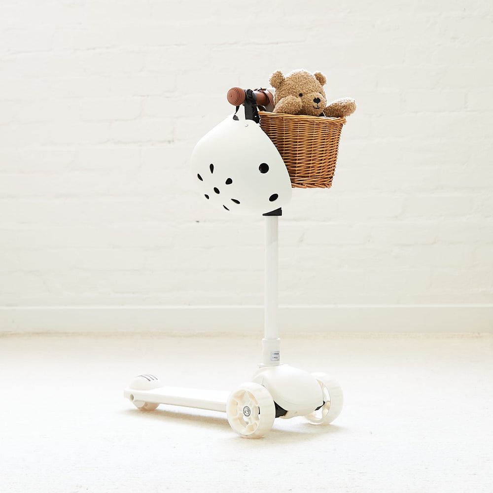 3 Wheel Scooter with Wicker Basket Ivory