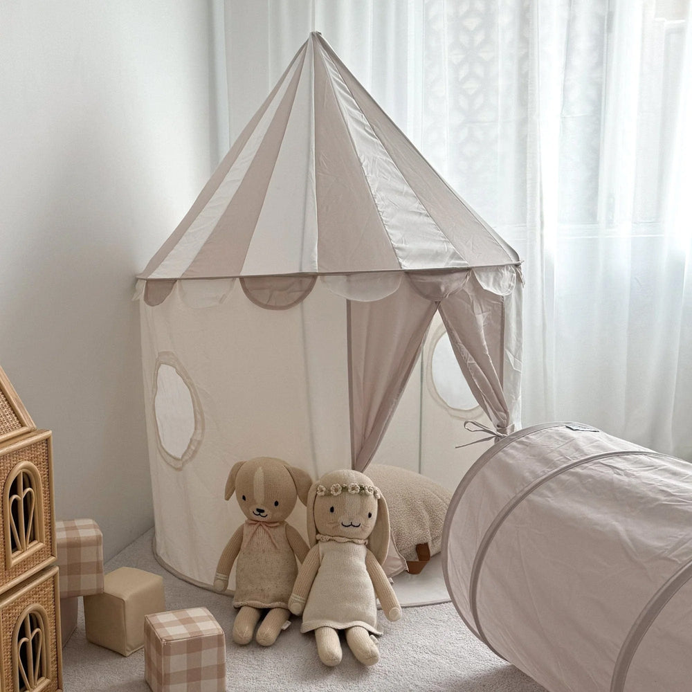 Circus Tent with 2pcs BAYLEY Teddy Boucle Cushion Bundle Nougat