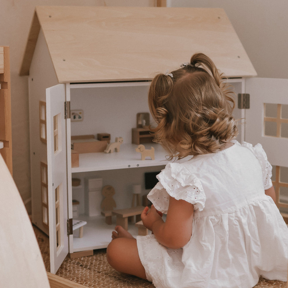 ELSA Doll House with Furniture & Doll Family Set