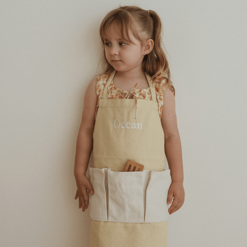 Garden Apron & Glove Set Cherry Red/Straw