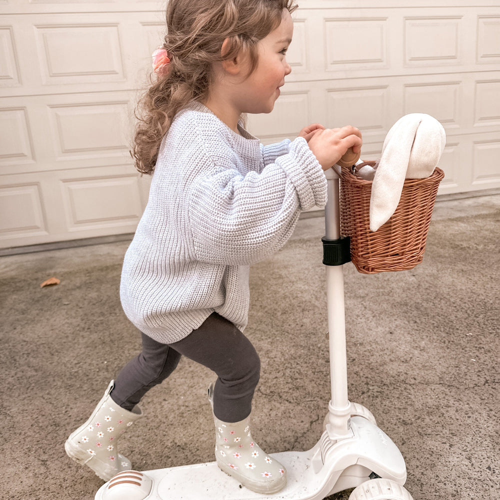 HipKids 3 Wheel Scooter w/ Wicker Basket Vintage White