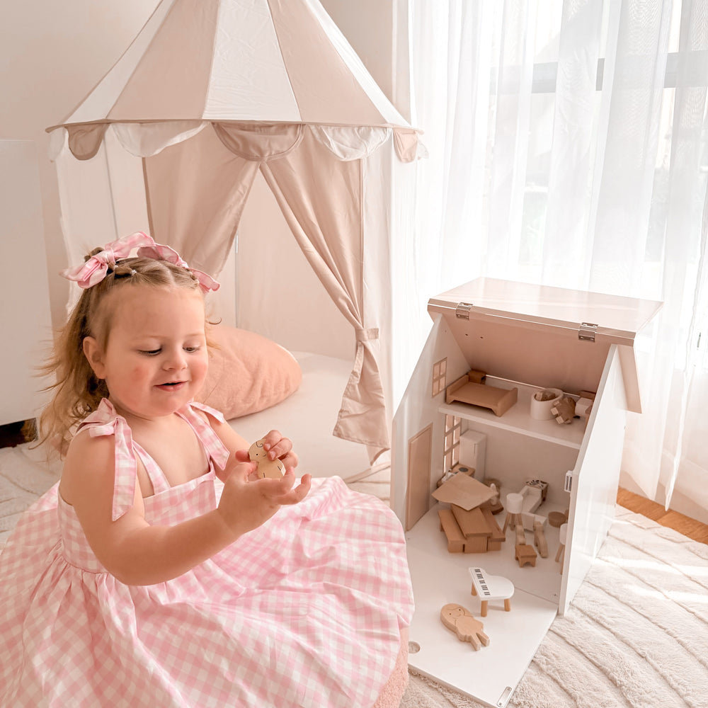 Koda Doll House with Family & Furniture Set Soft Pink