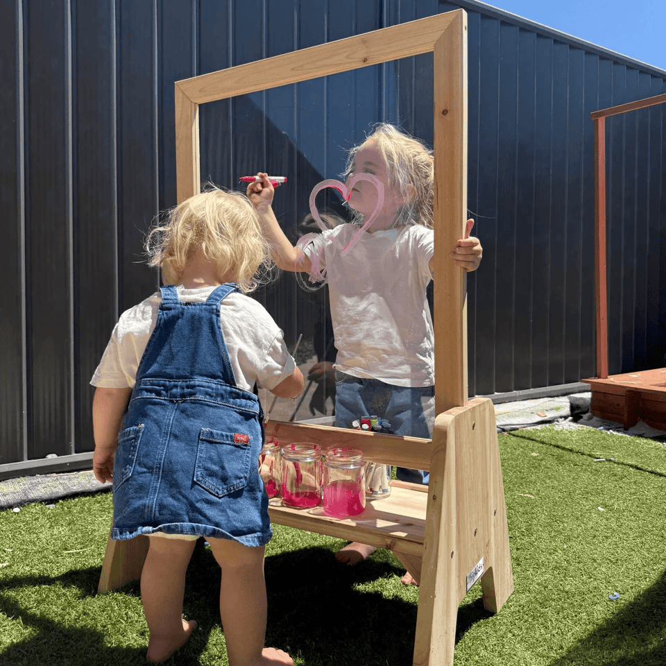 Perspex Easel Creative Bundle with Tiger Tribe Window Markers