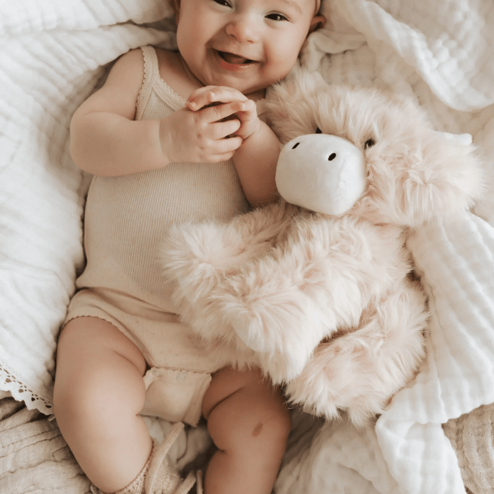 Snuggle Bunnies - Hilda The Highland Cow