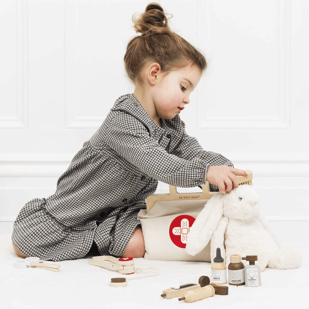 Le Toy Van Animal Vet Set