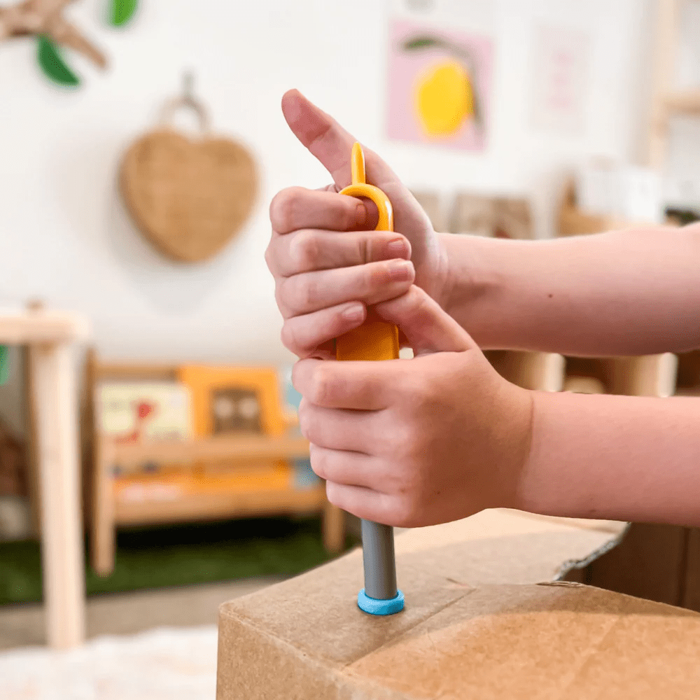 Makedo Upcycled Cardboard Construction Toolkit - SCRU DRIVER