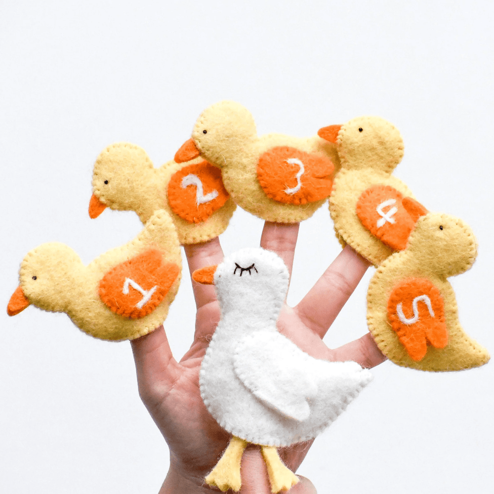 Tara Treasures Five Little Ducks Finger Puppet Set