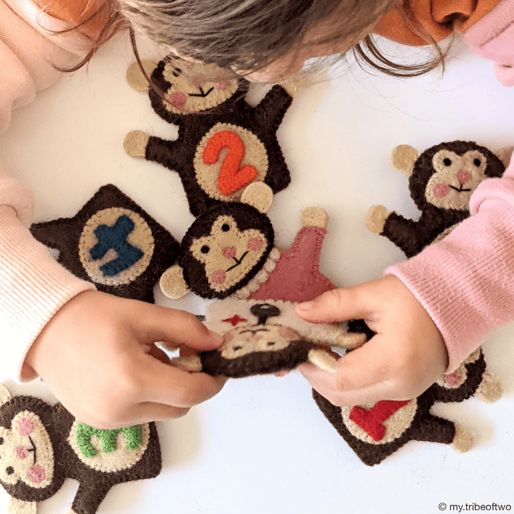 Tara Treasures Five Little Monkeys Finger Puppet Set