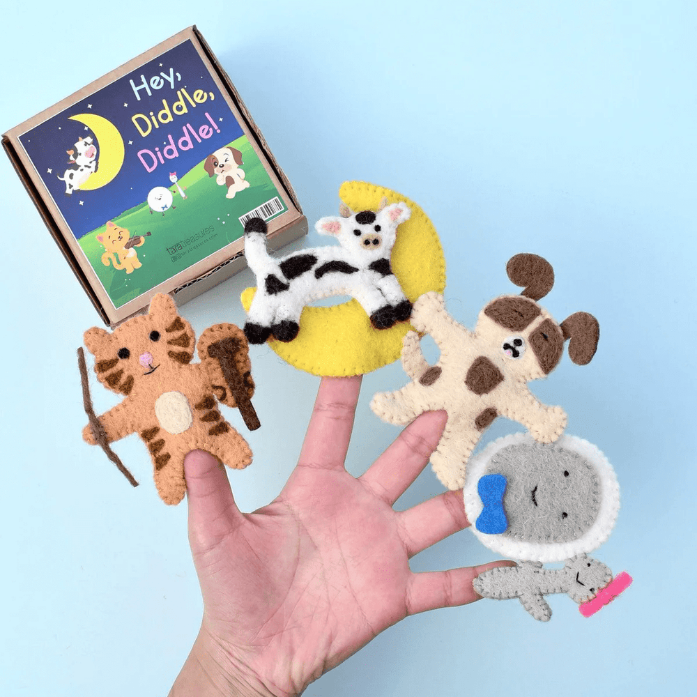 Tara Treasures Hey Diddle Diddle Finger Puppet Set