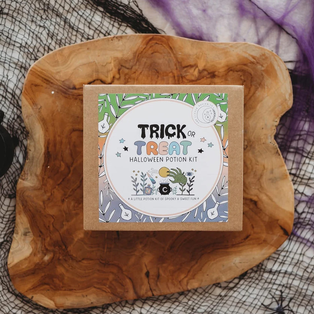 Trick or Treat Halloween Potion Kit