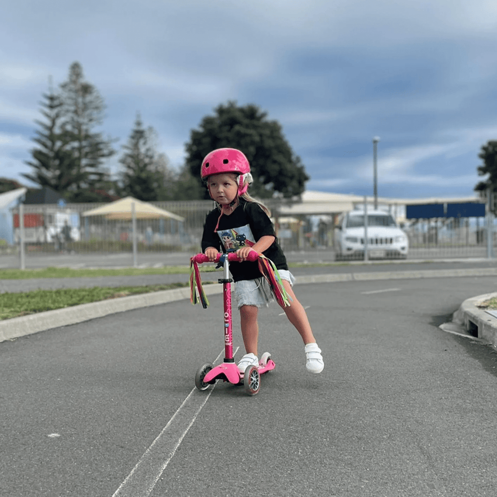 Mini Micro Deluxe Scooters Pink