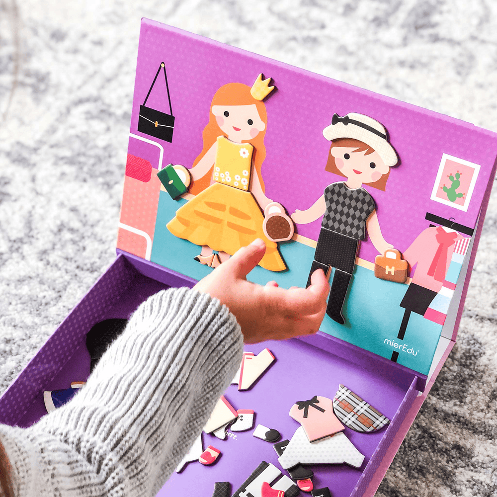 Mieredu Magnetic Art Case Dress Up