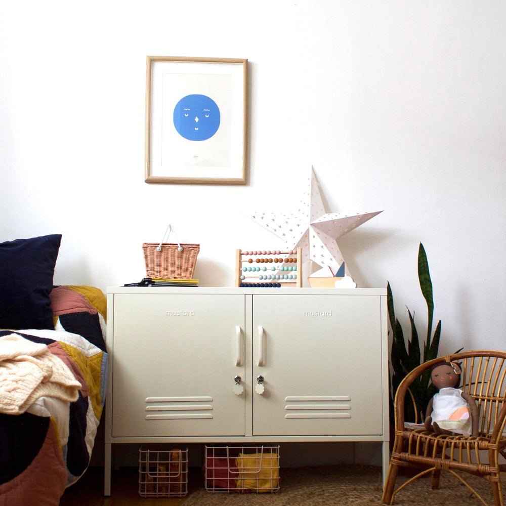 Mustard Made The Lowdown Chalk