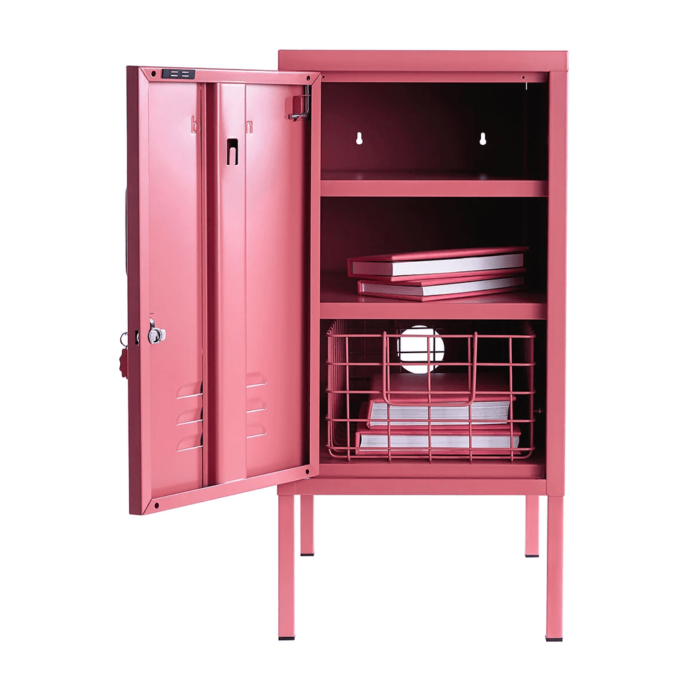 Mustard Made The Shorty to the Left Berry