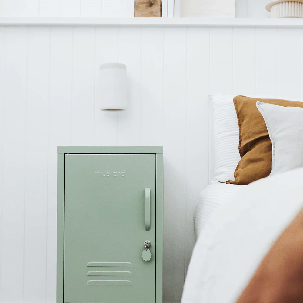 Mustard Made The Shorty to the Left Sage