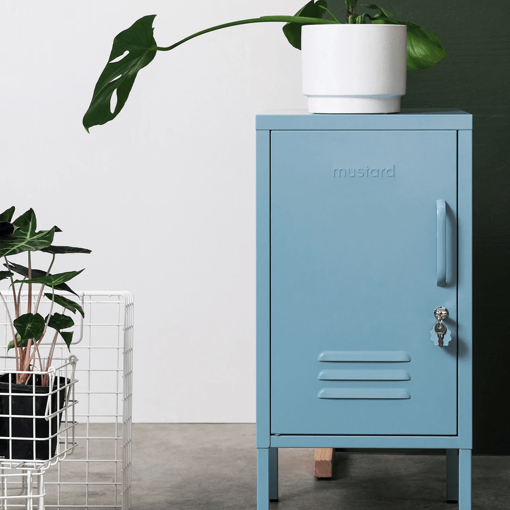 Mustard Made The Shorty to the Left Ocean