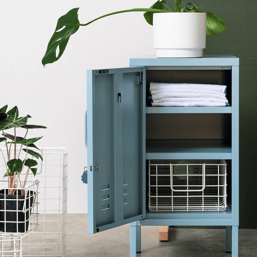 Mustard Made The Shorty to the Left Ocean